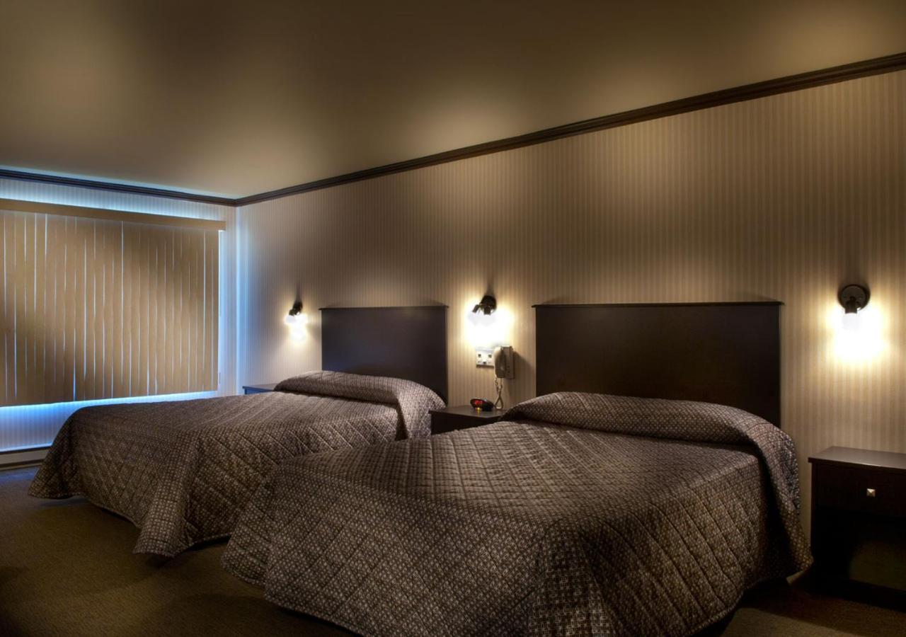 Ramada By Wyndham Laval Hotell Eksteriør bilde