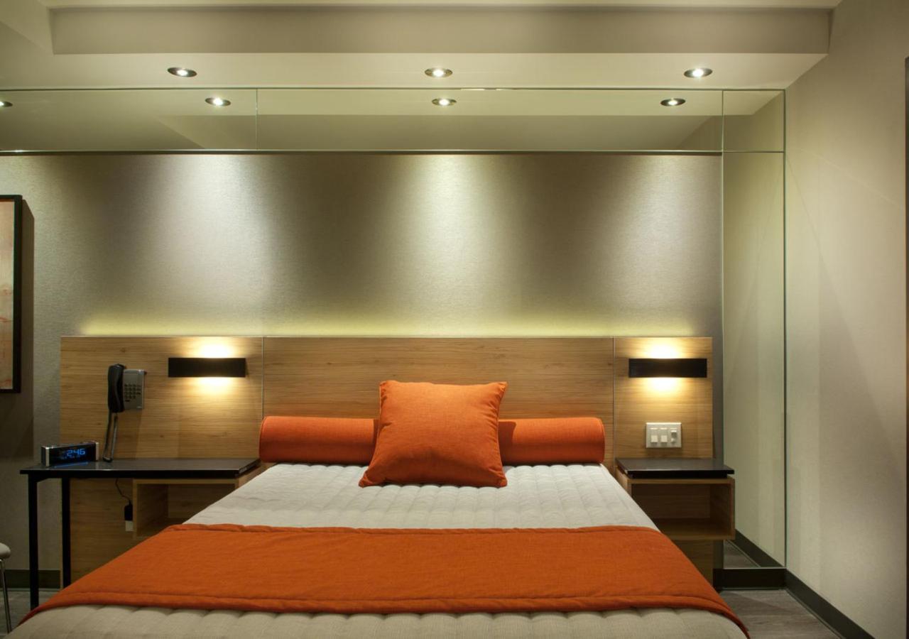 Ramada By Wyndham Laval Hotell Eksteriør bilde