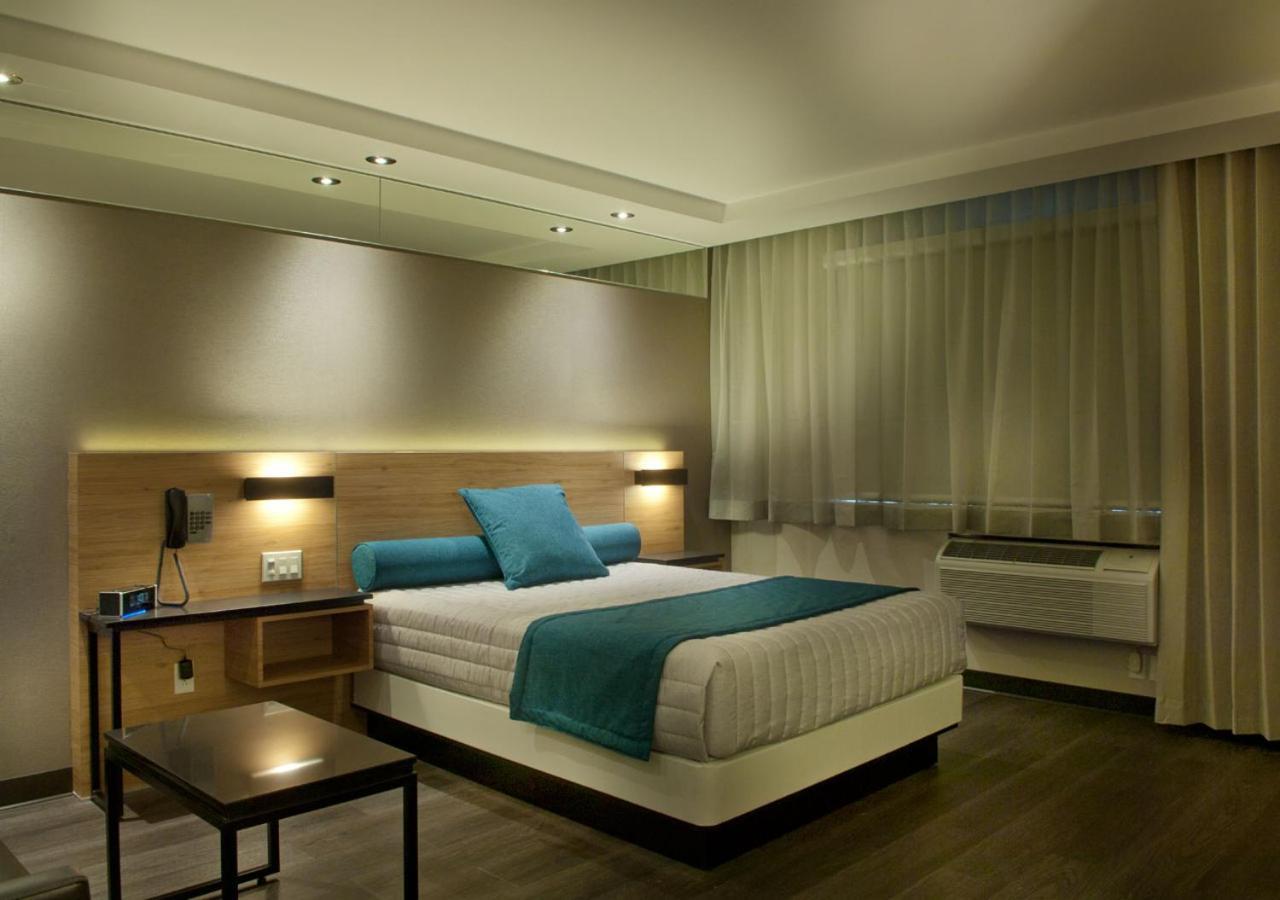 Ramada By Wyndham Laval Hotell Eksteriør bilde