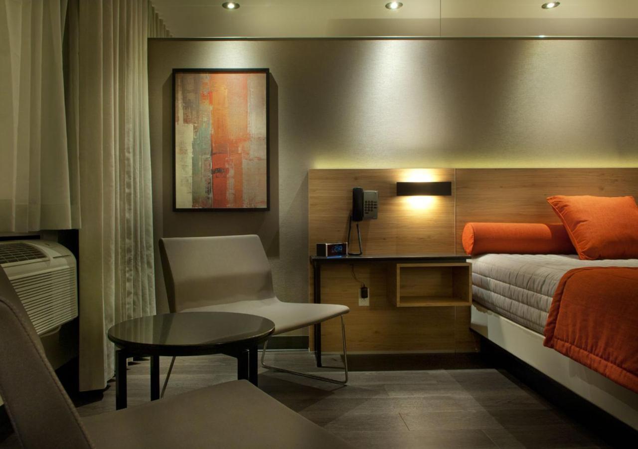 Ramada By Wyndham Laval Hotell Eksteriør bilde