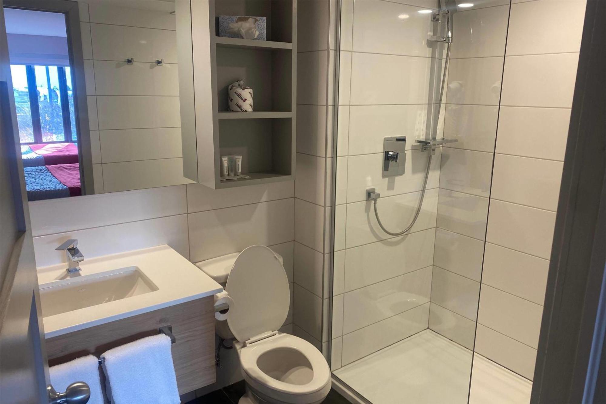 Ramada By Wyndham Laval Hotell Eksteriør bilde