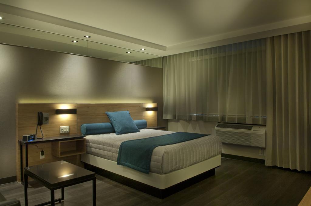 Ramada By Wyndham Laval Hotell Eksteriør bilde