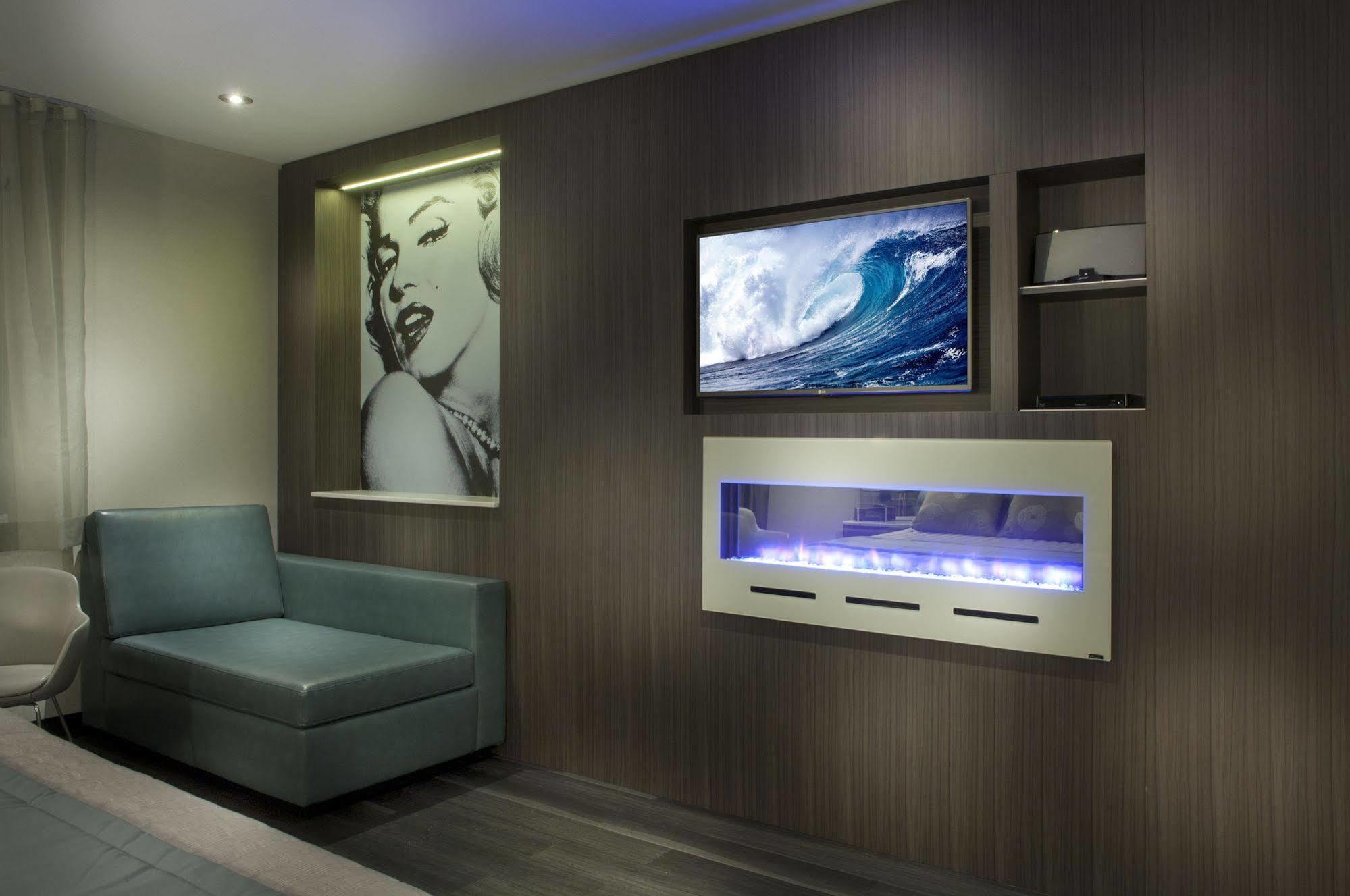 Ramada By Wyndham Laval Hotell Eksteriør bilde