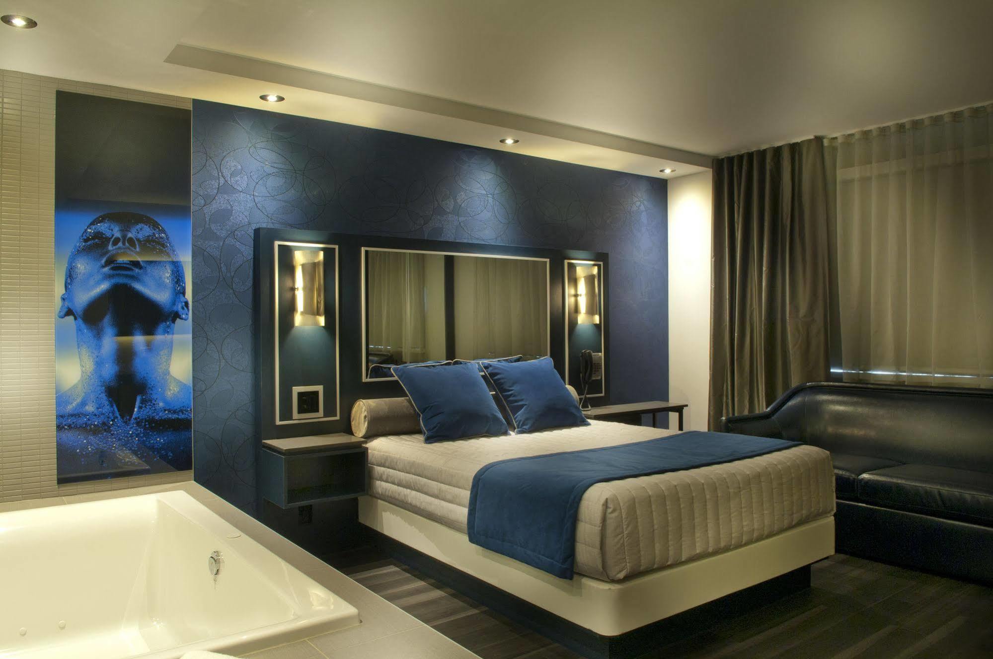 Ramada By Wyndham Laval Hotell Eksteriør bilde