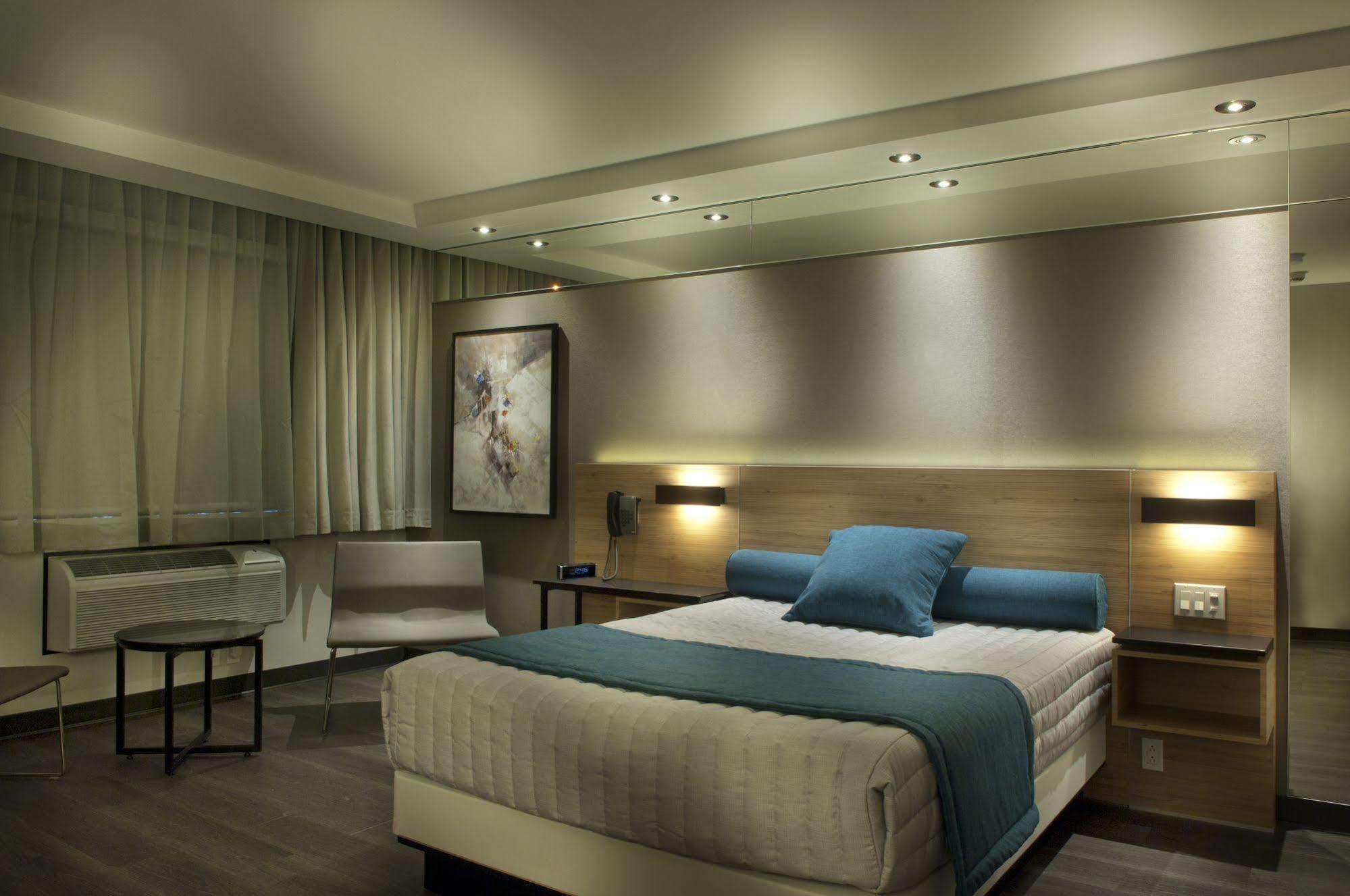 Ramada By Wyndham Laval Hotell Eksteriør bilde