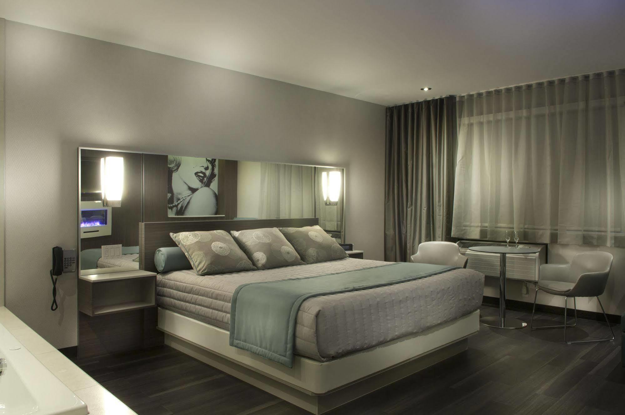 Ramada By Wyndham Laval Hotell Eksteriør bilde